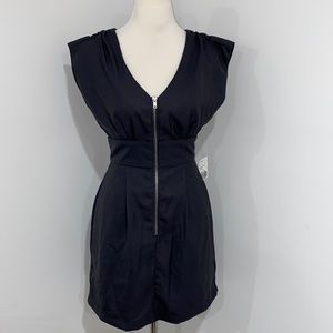 🎉5️⃣ for 2️⃣5️⃣ 🎉
NWT F21 gray business dress